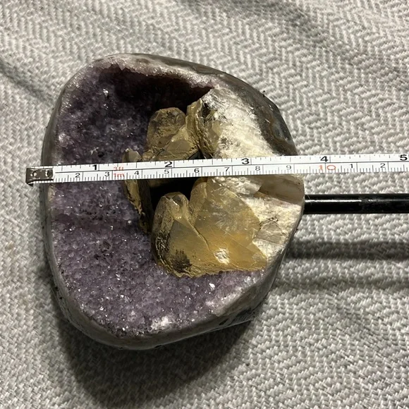Amethyst On Base